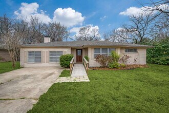 Building Photo - Spacious 4-Bed, 2-Bath Home with Two Living Areas and Huge Shaded Yard – Minutes to UNT/TWU