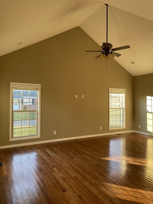 Building Photo - 111 Stover Dr