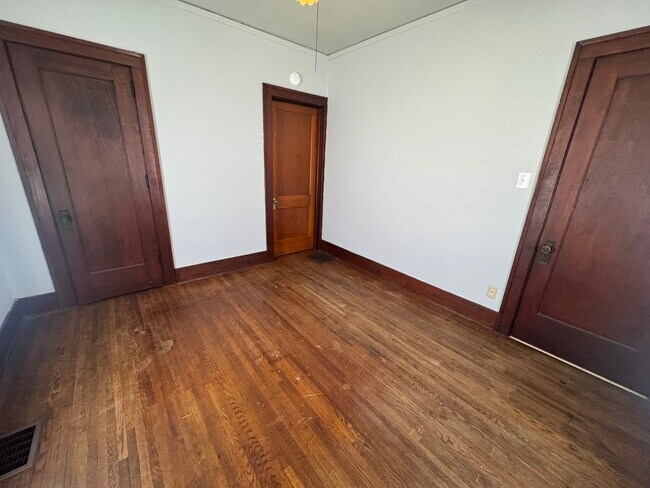 Building Photo - 24 Bremer Ave