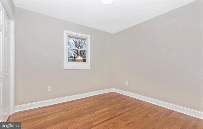 Building Photo - 5810 Rehling St