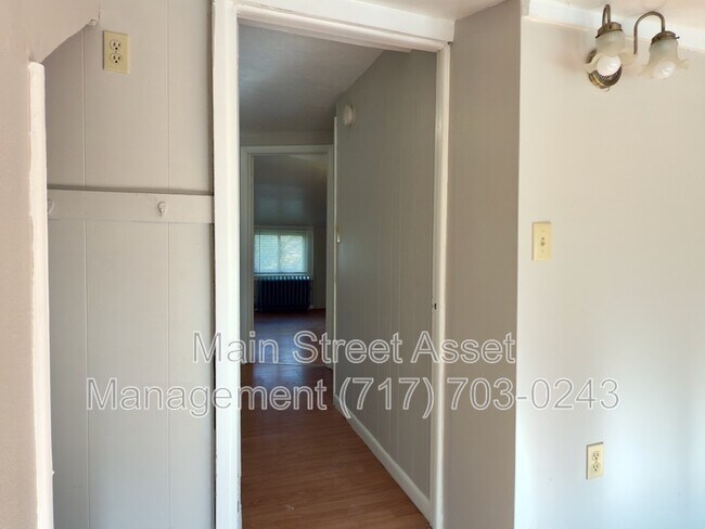 Building Photo - 2108 Walnut St