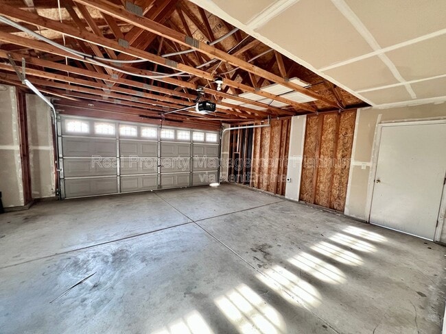 Building Photo - 8622 N Heartland Way