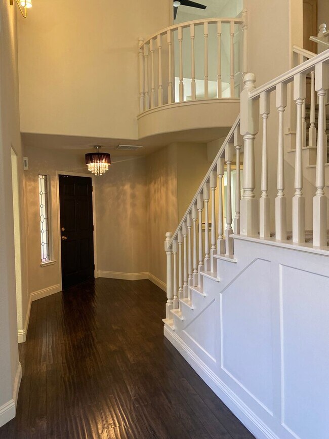 Building Photo - American River Canyon Folsom - 3 Bdrm, 3 Bath in gated community