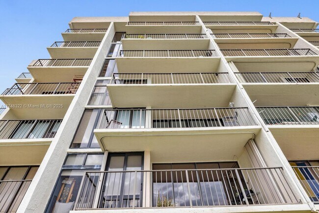 Building Photo - 7751 NE Bayshore Ct