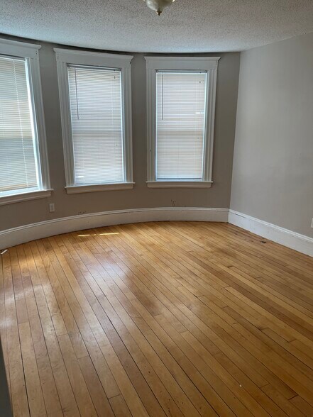 Building Photo - 109 Nilsson St