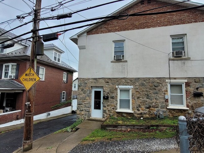 Primary Photo - Welcome to this charming 3-bedroom, 1-bath
