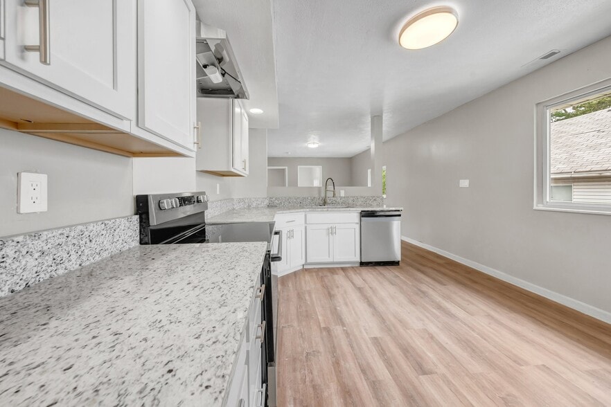Building Photo - 3449 Wade Ave