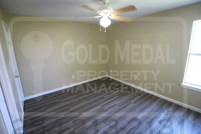 Building Photo - 3410 Cantabrian Dr