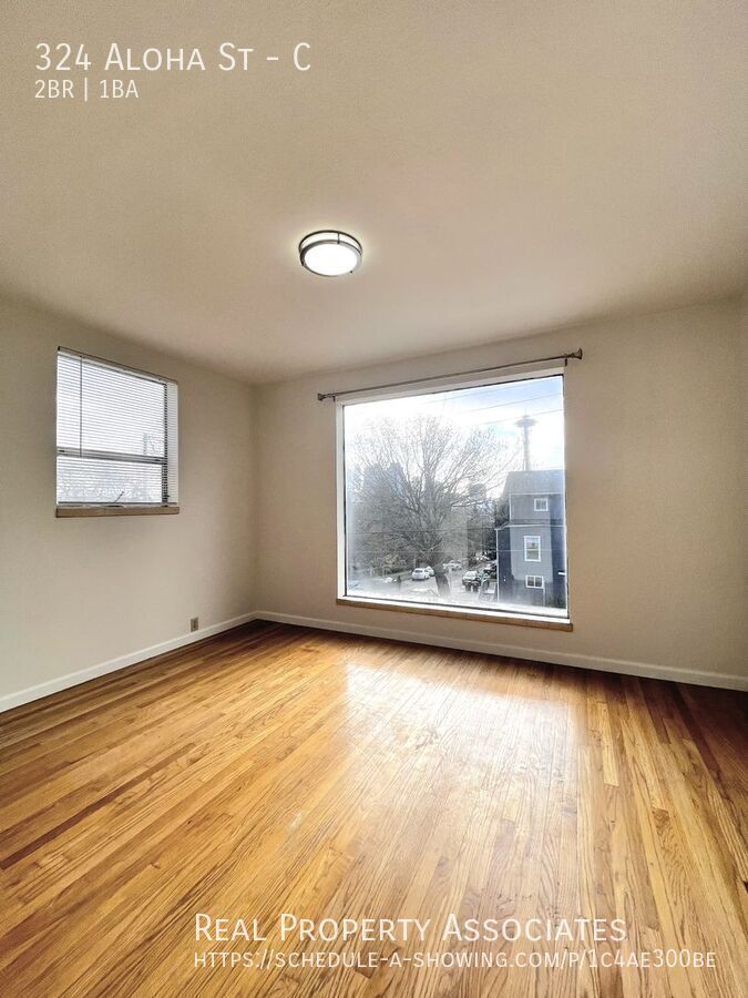 Building Photo - 324 Aloha St