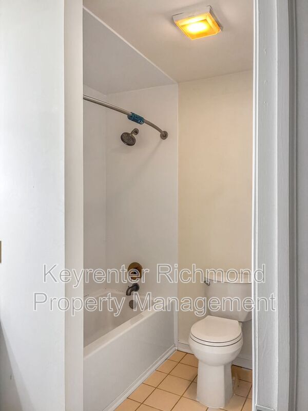Building Photo - 10007 Bellona Ct