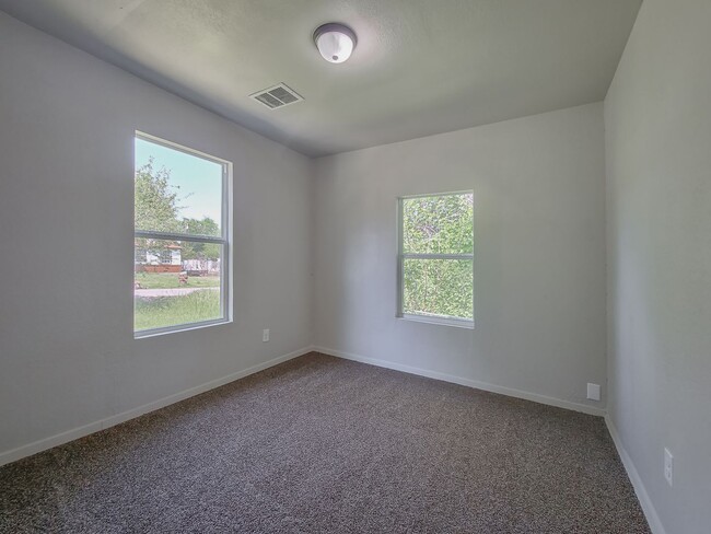Building Photo - Newly Remodeled FOUR bedroom home in Spencer! FOR RENT!