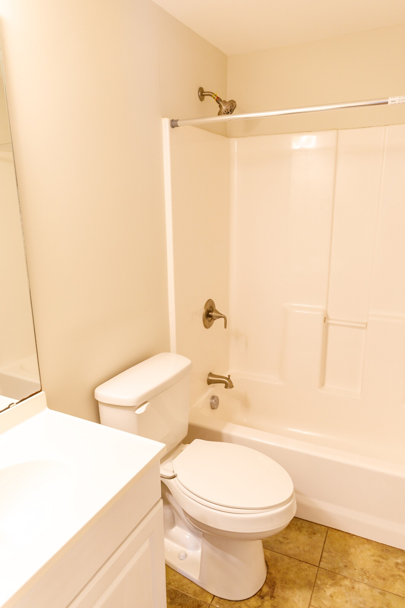 Building Photo - 116 America St