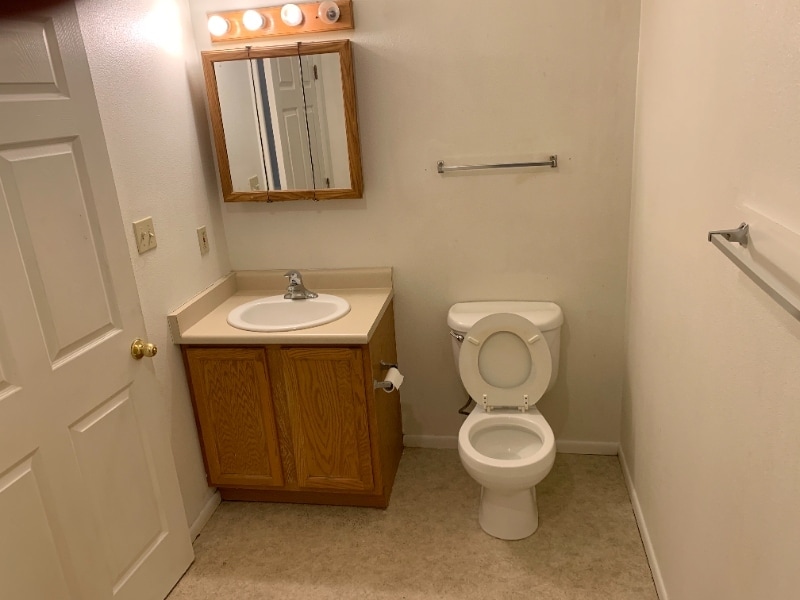 Building Photo - 828 E 4th St