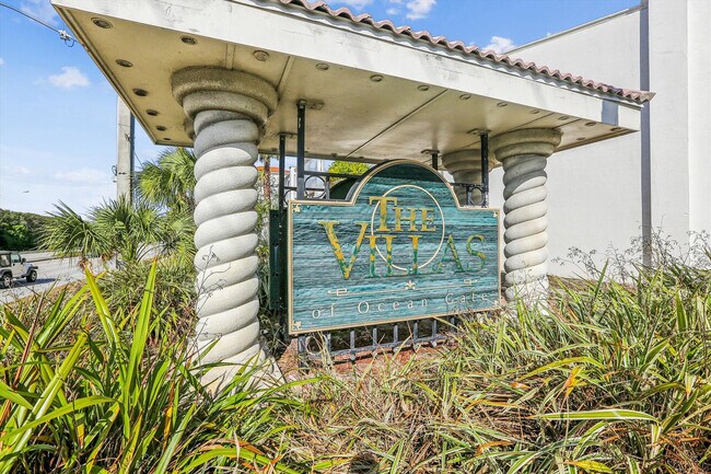 Building Photo - 361 Royal Caribbean Ct