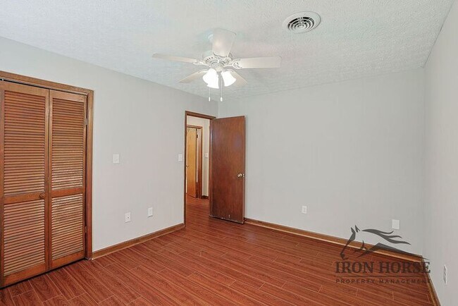 Building Photo - 229 N Burson Ave