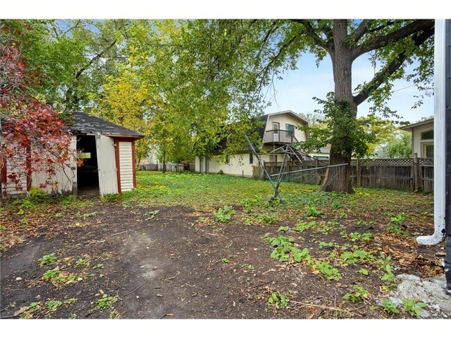 Building Photo - 361 8th Ave S