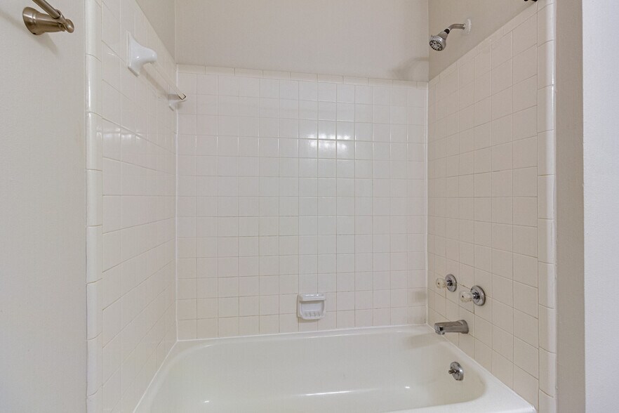 Building Photo - 1308 Keturah St