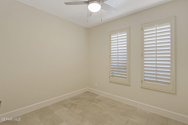 Building Photo - 5808 Kingsfield Ave