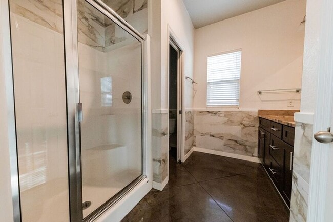 Building Photo - 2905 Whispering Trails Dr