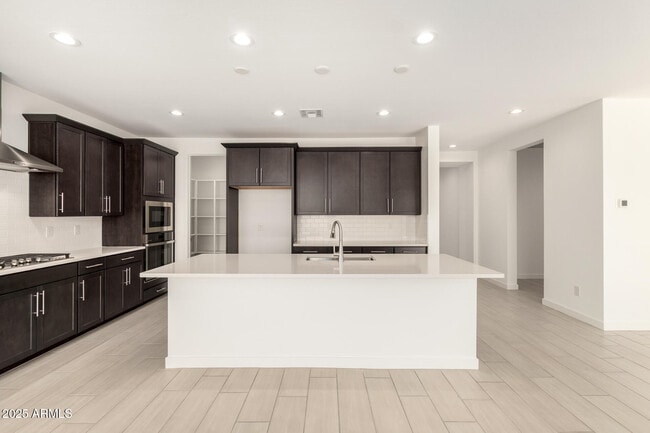 Building Photo - 16547 Avenida del Sol W