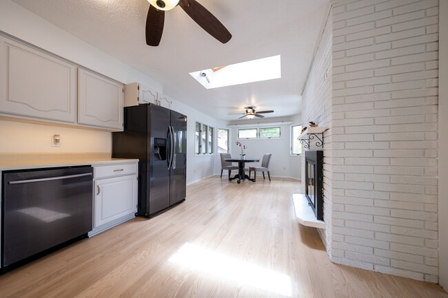 Building Photo - 8564 Lincoln St