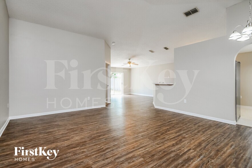Building Photo - 4434 Stonemeadow Dr