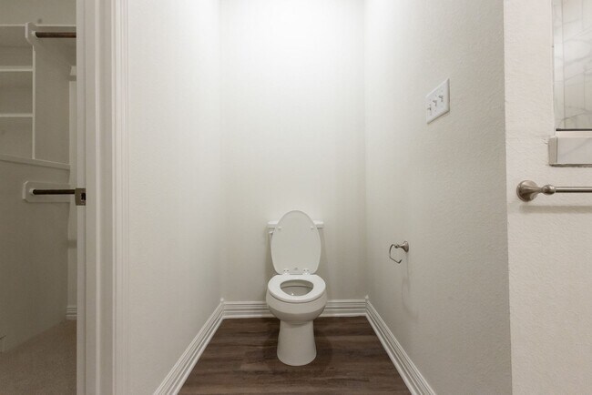 Building Photo - Brand New Townhome for Lease Available 12/18/2025