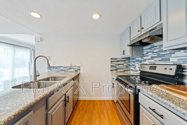 Building Photo - 2124 Burton Dr