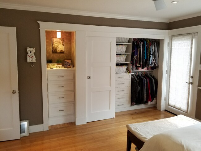 Building Photo - Gorgeous 2 Bed 1 Bath single Family Home I...