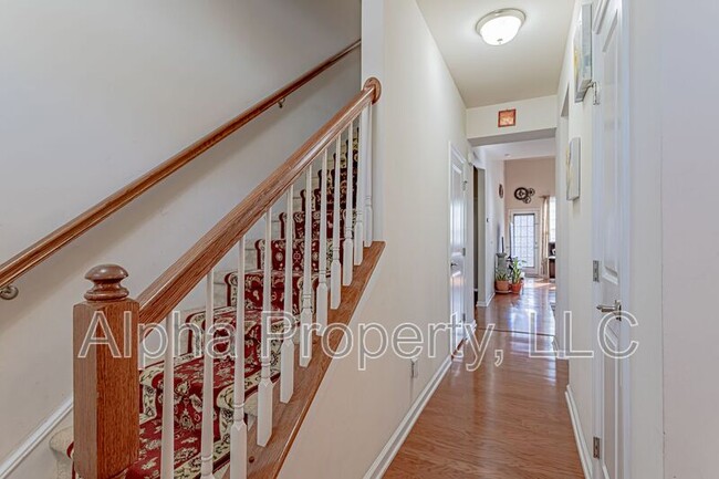 Building Photo - 29 Fairchild Way