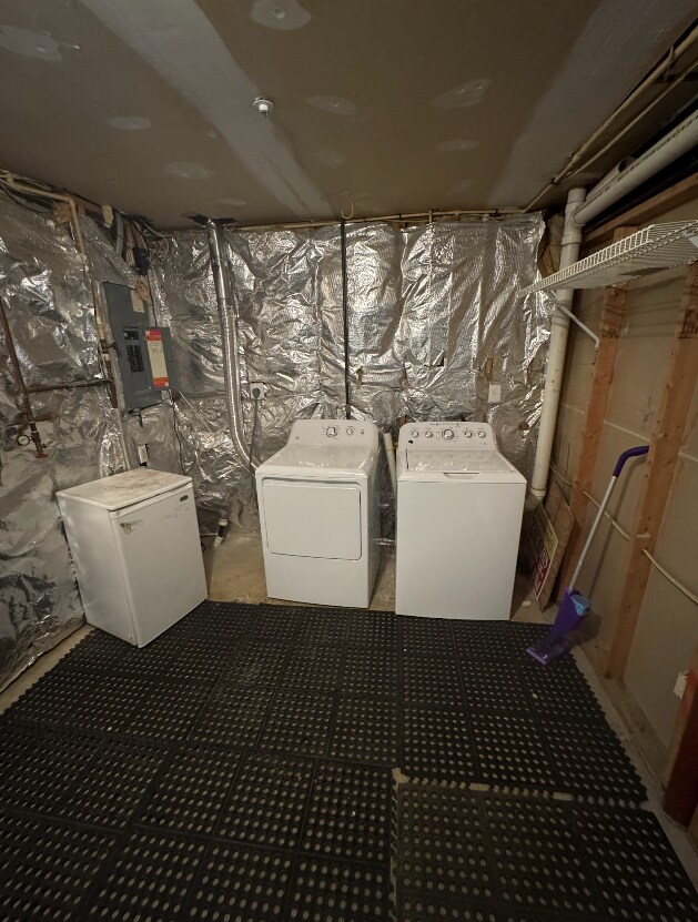Basement Laundry Room / Storage Room - 7812 Foxfarm Ln