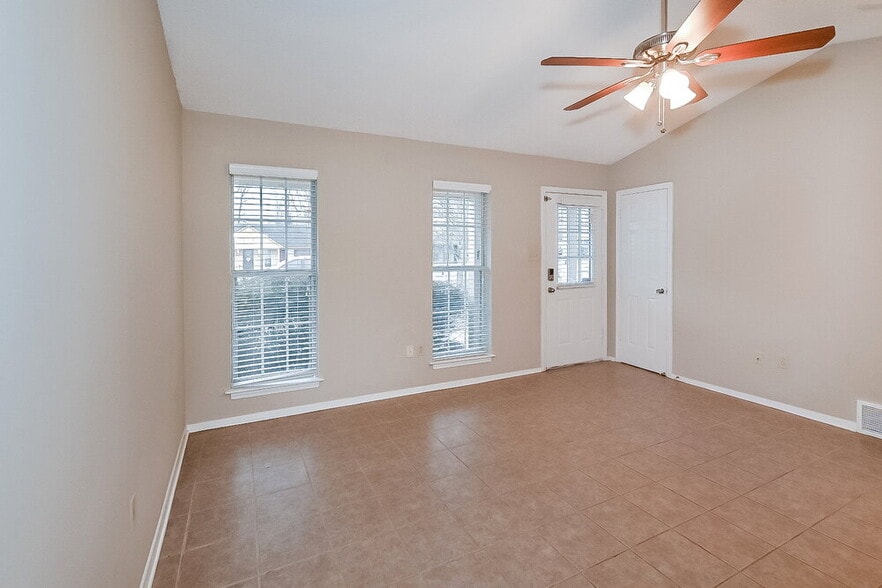 Building Photo - 4210 Brighton Dr