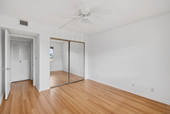 Building Photo - 1501 Cayman Way