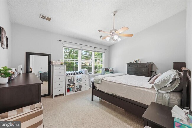 Building Photo - 4020 Blue Slate Dr