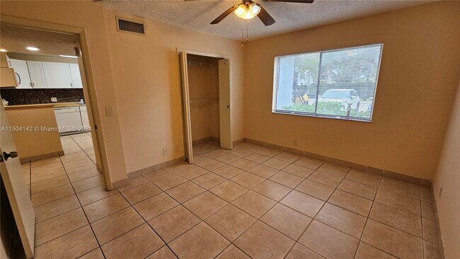Building Photo - 16531 Blatt Blvd