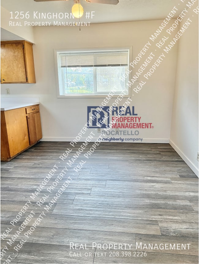 Building Photo - 1256 Kinghorn-#F