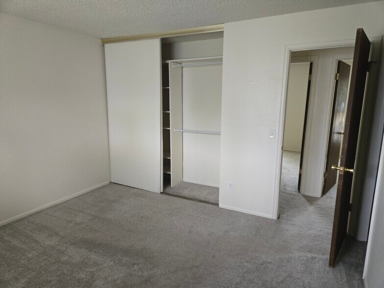 Building Photo - 1570 S Salida Way