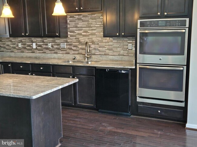 Building Photo - 514 Millar Ct