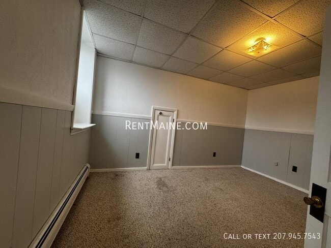 Building Photo - 281 Main St