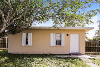 Building Photo - 2814 NW 6th St