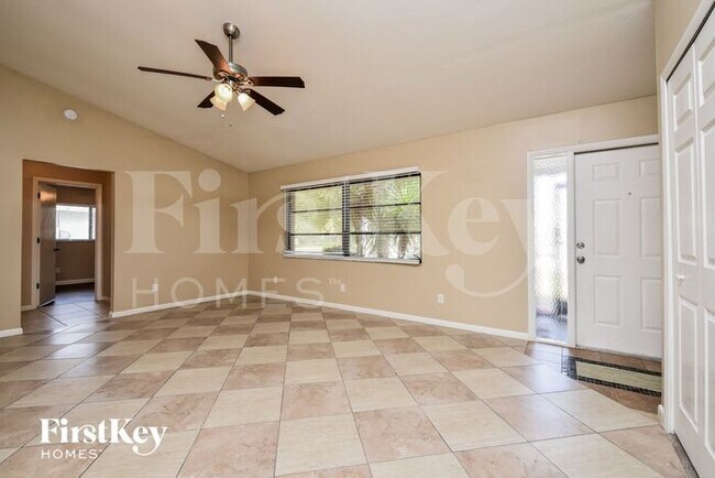 Building Photo - 4141 SW 6th Pl