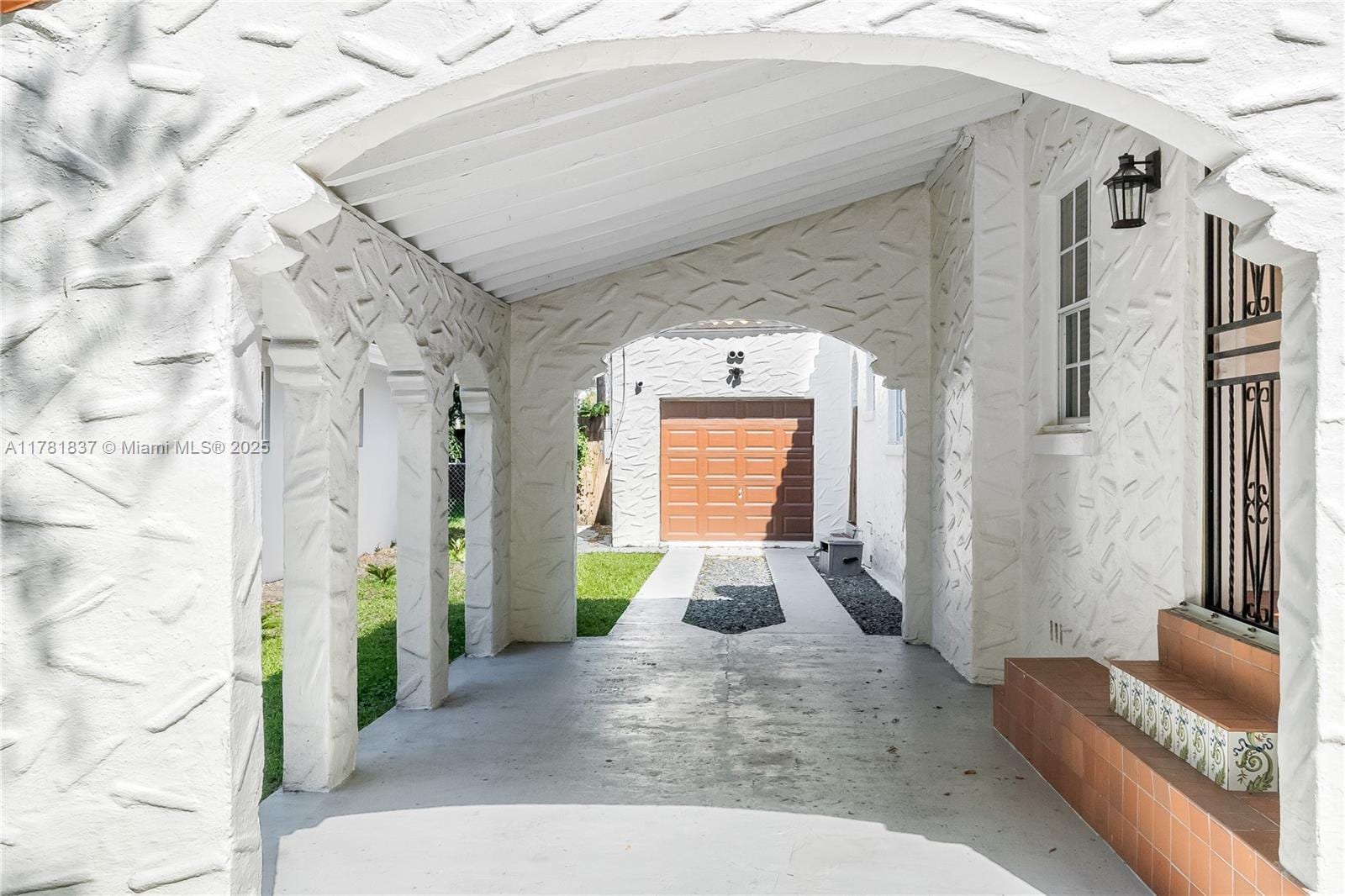 Building Photo - 829 Lorca St
