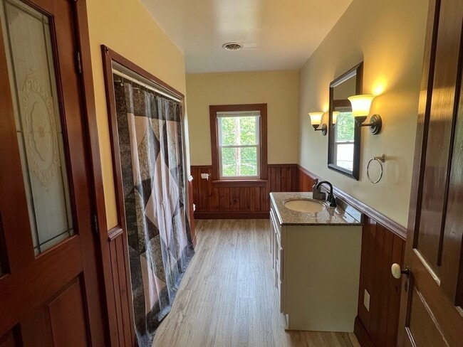 Building Photo - 3 Bedroom Home in Wernersville