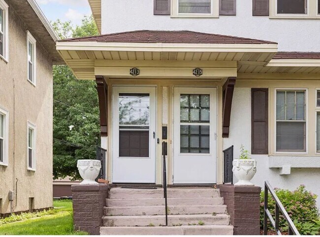 Building Photo - 4215-4215 Cedar Ave S