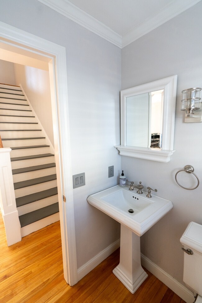 Building Photo - 606 Chandlers Wharf