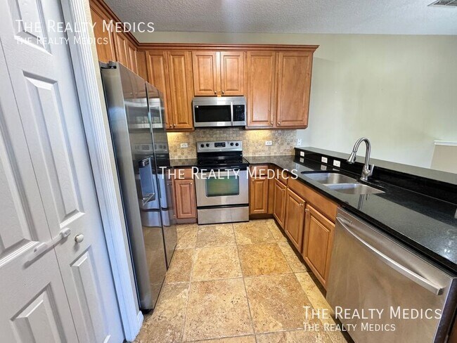 Building Photo - 2898 Oakwater Dr