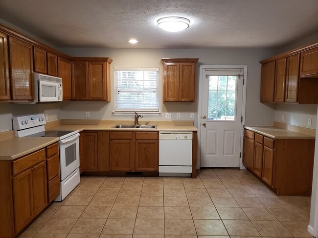 Building Photo - South East Springfield - Southern Hills Ho...