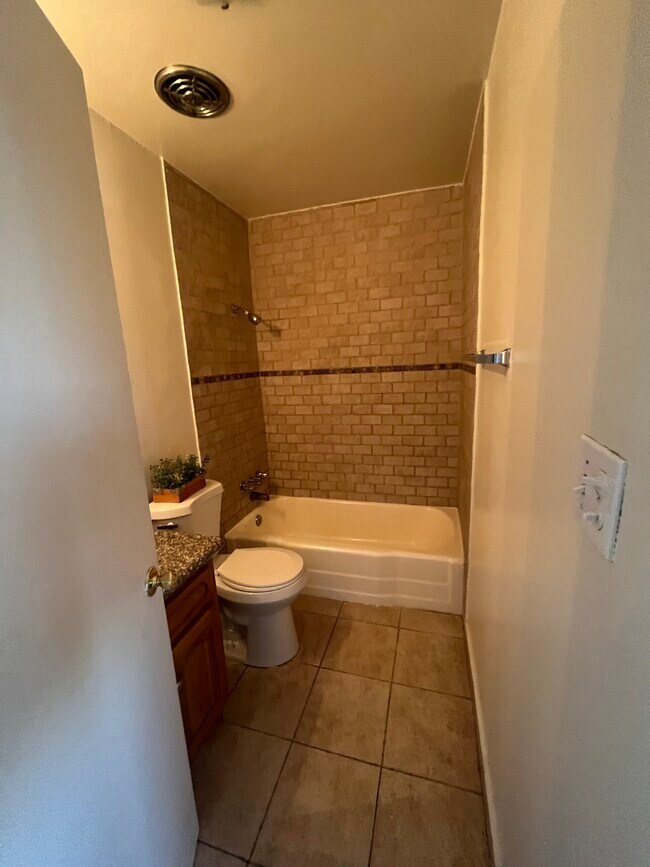 Building Photo - 24370 Newhall Ave