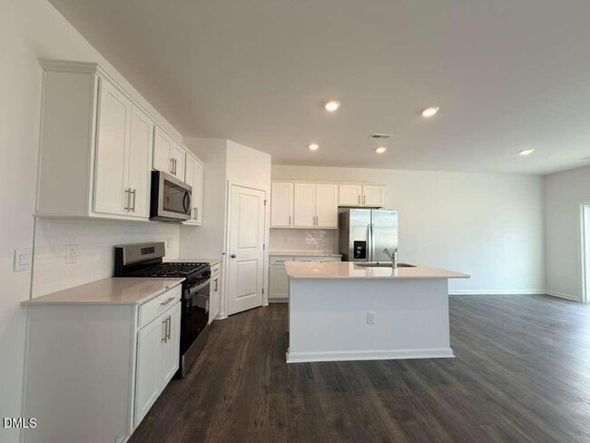 Building Photo - 1930 Hinesley Dr