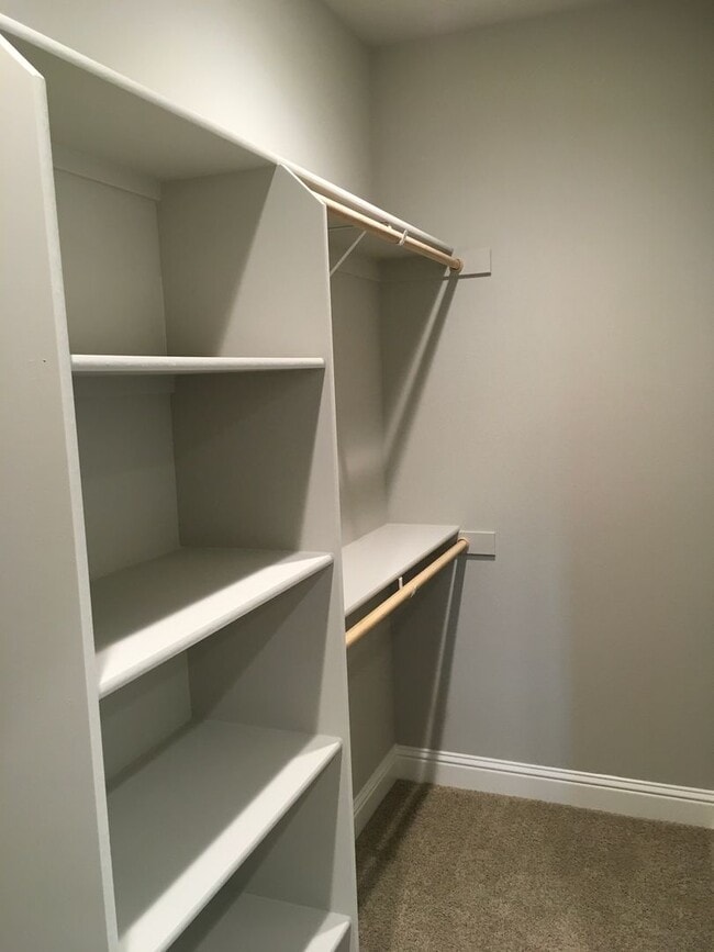 Building Photo - 4 Bedroom West Redding Townhome-  MOVE IN ...